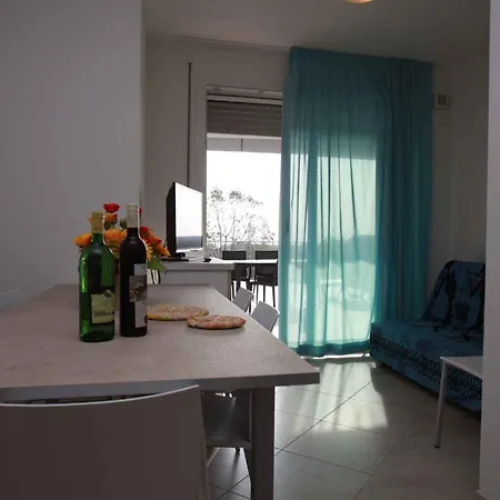 Two-bedroom Near Sea 3 *